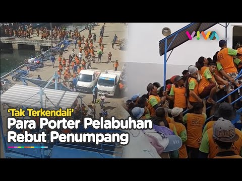 Bak Gerombolan Semut, Porter di Pelabuhan Berlarian Rebut Penumpang