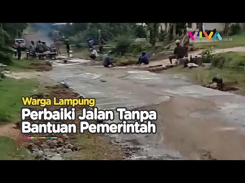 Tak Diperhatikan Pemerintah, Warga Perbaiki Jalan Secara Mandiri