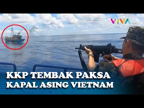 KKP TEMBAK Kapal Asing Vietnam yang Lakukan Penangkapan Ikan Secara Illegal di Laut Natuna