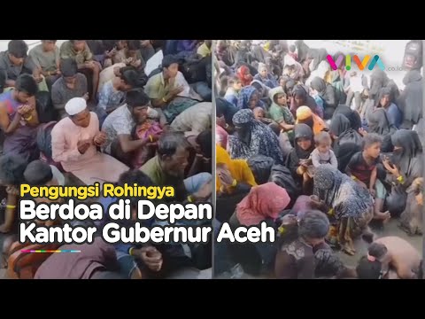 Ratusan Etnis Rohingya Berdoa di Depan Kantor Gubernur Aceh Agar Diterima Warga
