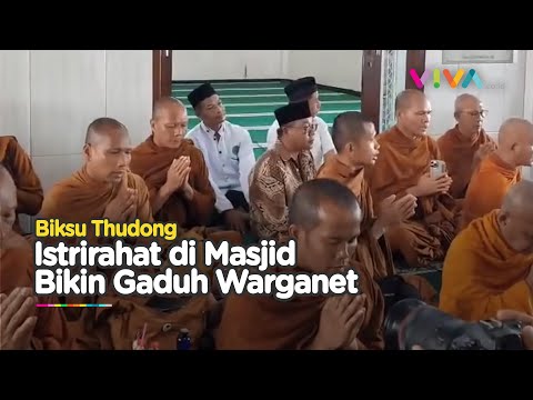 VIRAL! Biksu Thudong Istirahat di Masjid Tuai Pro-Kontra