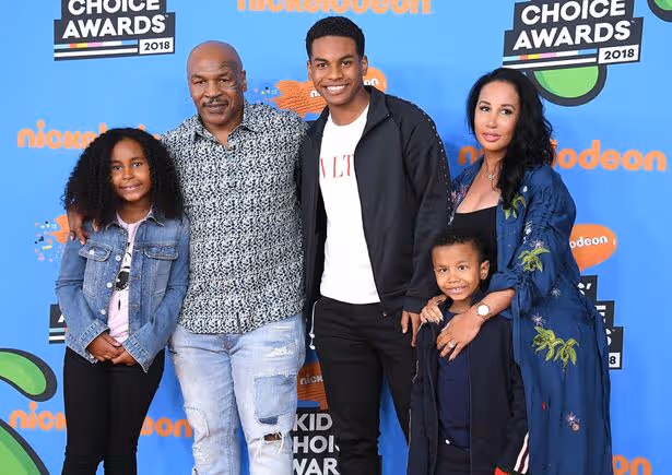 Petinju legendaris dunia, Mike Tyson Petinju legendaris dunia, Mike Tyson
