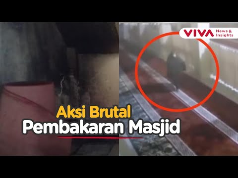 Sosok Misterius Pakai Mukena Bakar Masjid