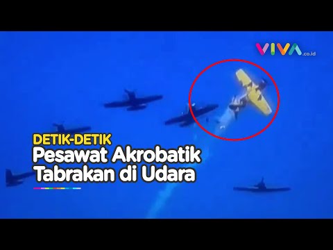 NGERI! Video Pesawat Aerobatik Bertubrukan Saat Akrobat