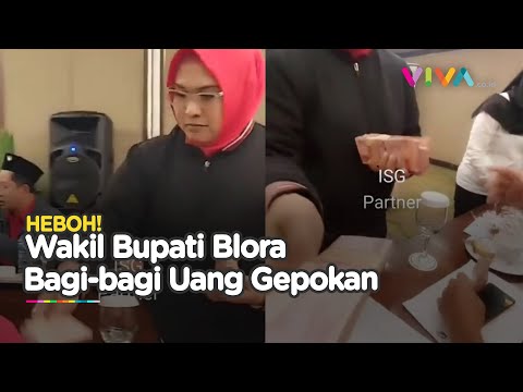 Di Acara PDIP, Wakil Bupati Blora Bagi-bagi Uang Segepok