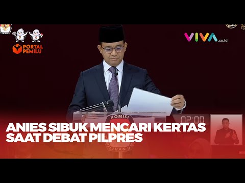 Anies Baswedan 'Gelagapan' Sibuk Cari Kertas Jawaban Ditanya Teknologi Informasi