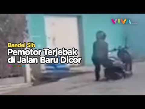 Terobos Jalan Baru Dicor, Pemotor Kebingungan Cara Keluar