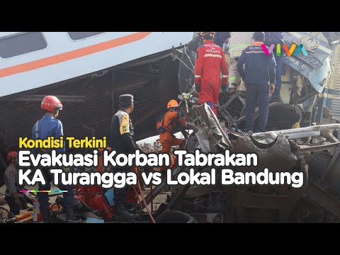 [UPDATE] Proses Evakuasi Korban Tabrakan Kereta Api di Cicalengka Bandung