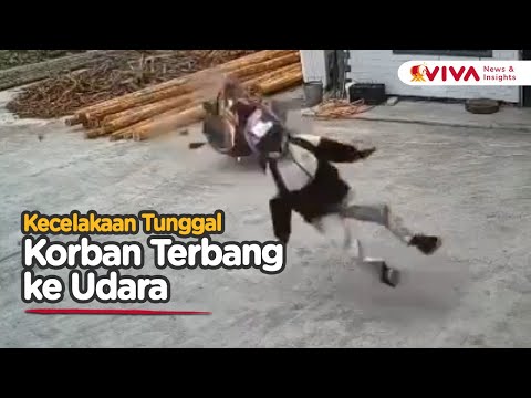Pemotor Nabrak Hingga Mental Masuk Rumah, Warga Kebingungan Nyari Korban