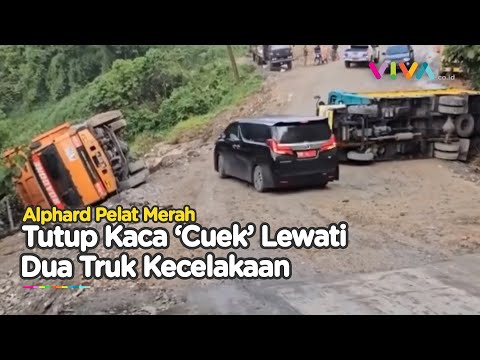 Mobil Pelat Merah Tutup Jendela Saat Jalur Rusak Hingga 2 Truk Terguling