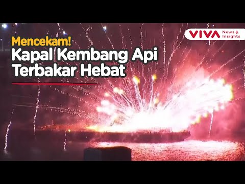 Detik-detik Kapal Pembawa Kembang Api Terbakar di Jepang