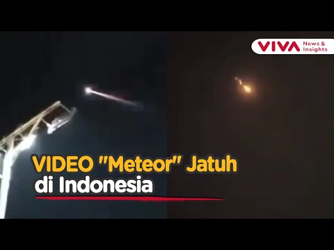 Detik-detik Bola Api Misterius Silaukan Langit Cirebon