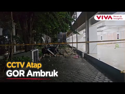 Detik-detik Tembok Atap GOR Roboh
