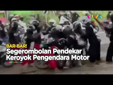 Pasukan Pendekar Perguruan Silat Hajar Pemotor Secara Brutal