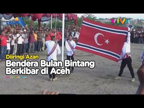 Lantunan Azan Iringi Pengibaran Bendera Bulan Bintang Saat GAM Ulang Tahun