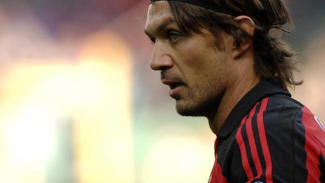 Positif Corona, Ini Video Ketangguhan Paolo Maldini saat Masih Bermain