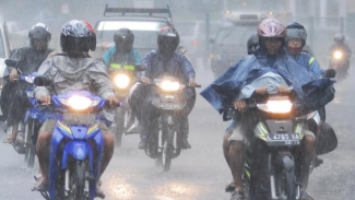 Muka Air di Kali Angke Naik, Sebagian Jakarta Bersiap Banjir