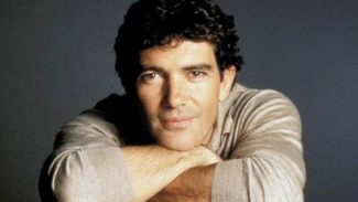Antonio Banderas Umumkan Dirinya Positif COVID-19