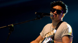 Sejumlah Penyanyi Bawakan Lagu NAIF di Synchronize Fest, David Bayu Banjir Air Mata