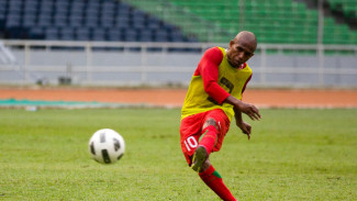 Lepas Antoni, Arema Cronus Rekrut Okto Maniani