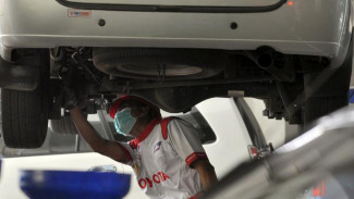 Mitos atau Fakta, Jarang Ganti Oli Bikin Mobil Boros?