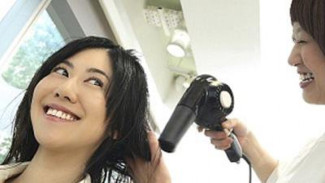 Rahasia Rambut Bebas Rontok Meski Sering Blow Dry