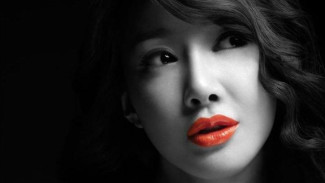 Kisah Cinta si Cantik Lee Si Young dengan Pengusaha