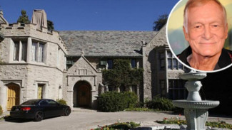 Hugh Hefner Gelar Pesta Terakhir di Istana Playboy 