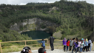 Air Danau Kelimutu Berubah Warna karena Aktivitas Vulkanik, Menurut Badan Geologi