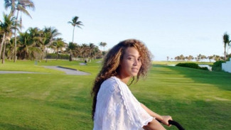 Sepatu Kembar Beyonce, Jay Z & Blue Ivy