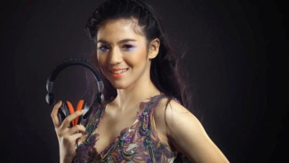 DJ Una Dikabarkan Bercerai, Begini Tanggapannya