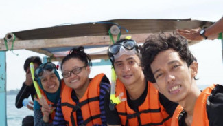 Backpacker Pulau Harapan: Hitam, Puas dan Bahagia
