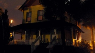 Menelusuri Rumah Angker, Riddle House