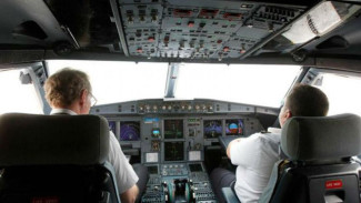 Pilot Gadungan Garuda Ternyata Hanya Foto di Pesawat Replika