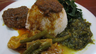 Terpopuler: Kenapa Nasi Padang yang Asli Gunakan Nasi Keras, Ternyata ada 27 Ribu Rumah Makan Padang di Jakarta