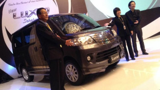 Mana Mobil Kotak Paling Laris, APV, Luxio, atau Evalia?