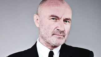 Phil Collins Dilarikan ke Rumah Sakit