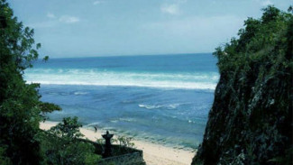Pantai Balangan, Laut Biru yang Tersembunyi