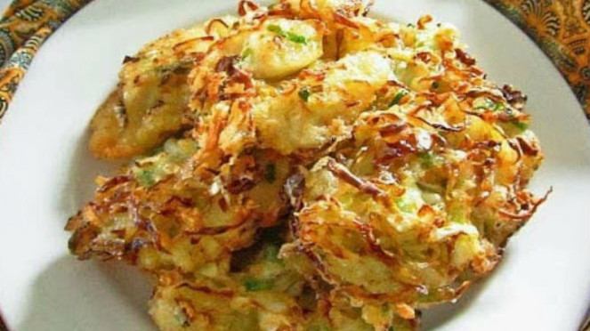 Bakwan sayur.