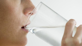Minum Air Putih Bisa Buat Lebih Pintar?