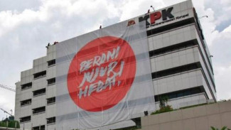 Kecewa Penegakan Hukum di Maluku, Massa Datangi KPK