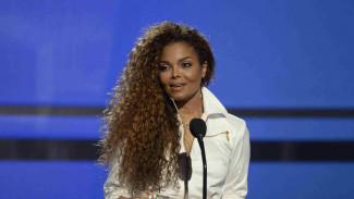 Usai Bercinta, Eks Suami Whitney Houston Usir Janet Jackson dari Kamar