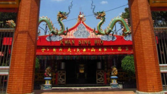 Perayaan HUT Kongco Kwan Sing Tee Koen di Tuban