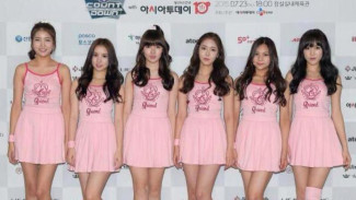 Insiden Artis Cantik Korea Pingsan di Atas Panggung