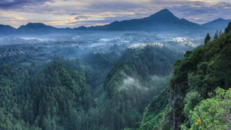 Berburu Spot Menakjubkan di Tebing Keraton Bandung