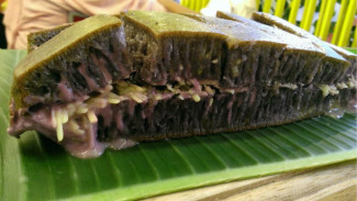 Fakta di Balik Nikmatnya Martabak Manis