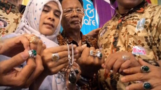 Jusuf Kalla Jadi Piala untuk Dongkrak Pamor Batu Akik