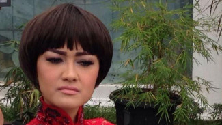 Ini Ekspresi Julia Perez Saat Bertemu Pacar Mantan Suami
