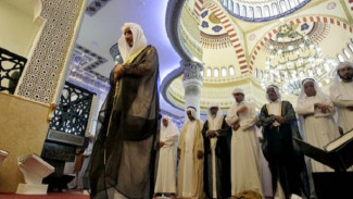 Keutamaan Salat di Barisan Paling Depan