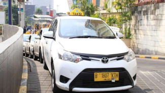 Diam-diam Toyota Siapkan Taksi Bertransmisi Matik